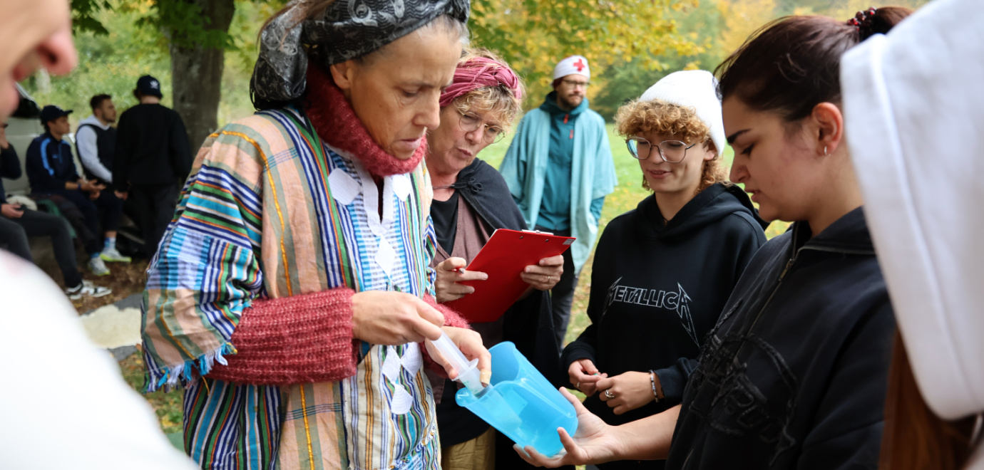 Check an der Wasserstelle beim Kamelspiel
