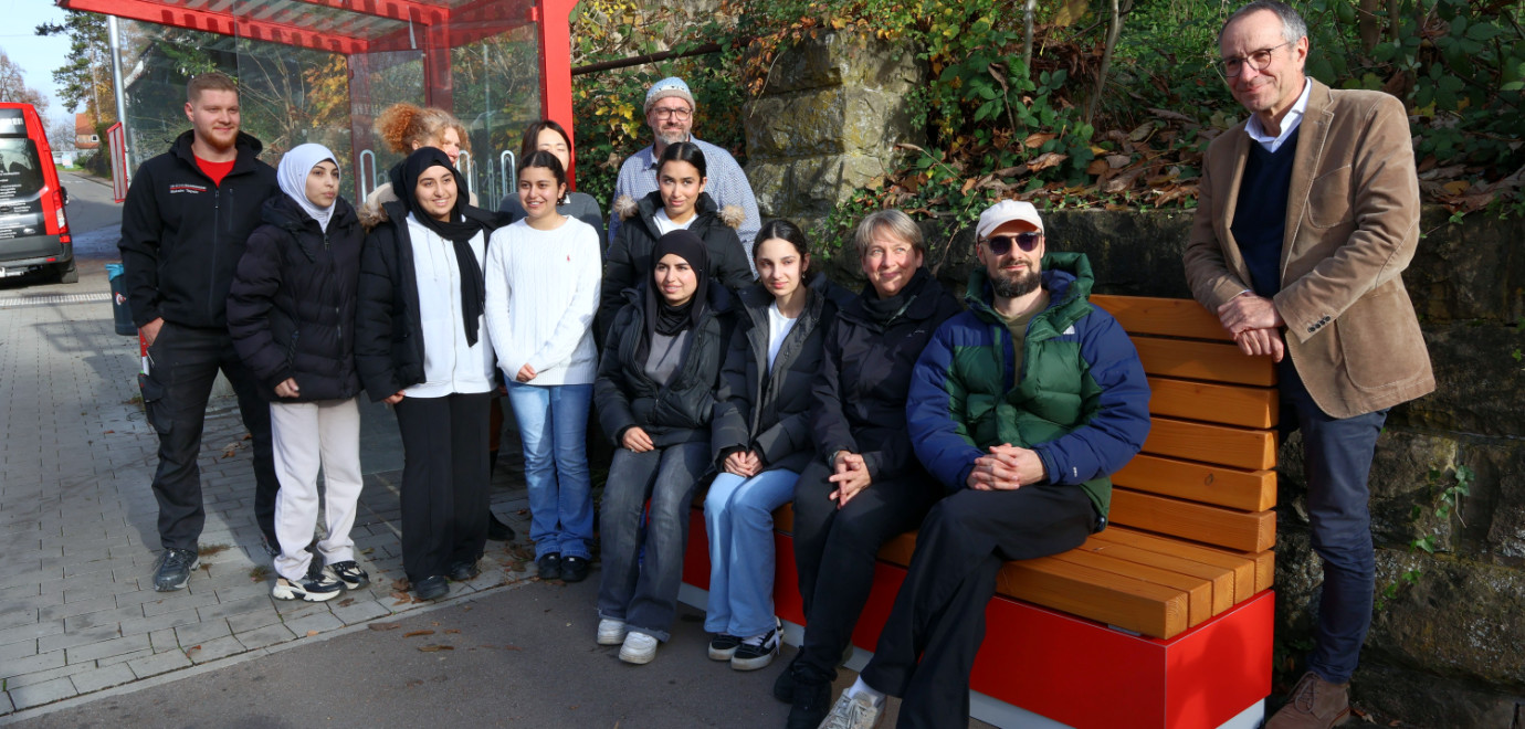 Einweihung des Mitfahrbänkles durch Bürgermeister Bernd Haug in Kirchentellinsfurt