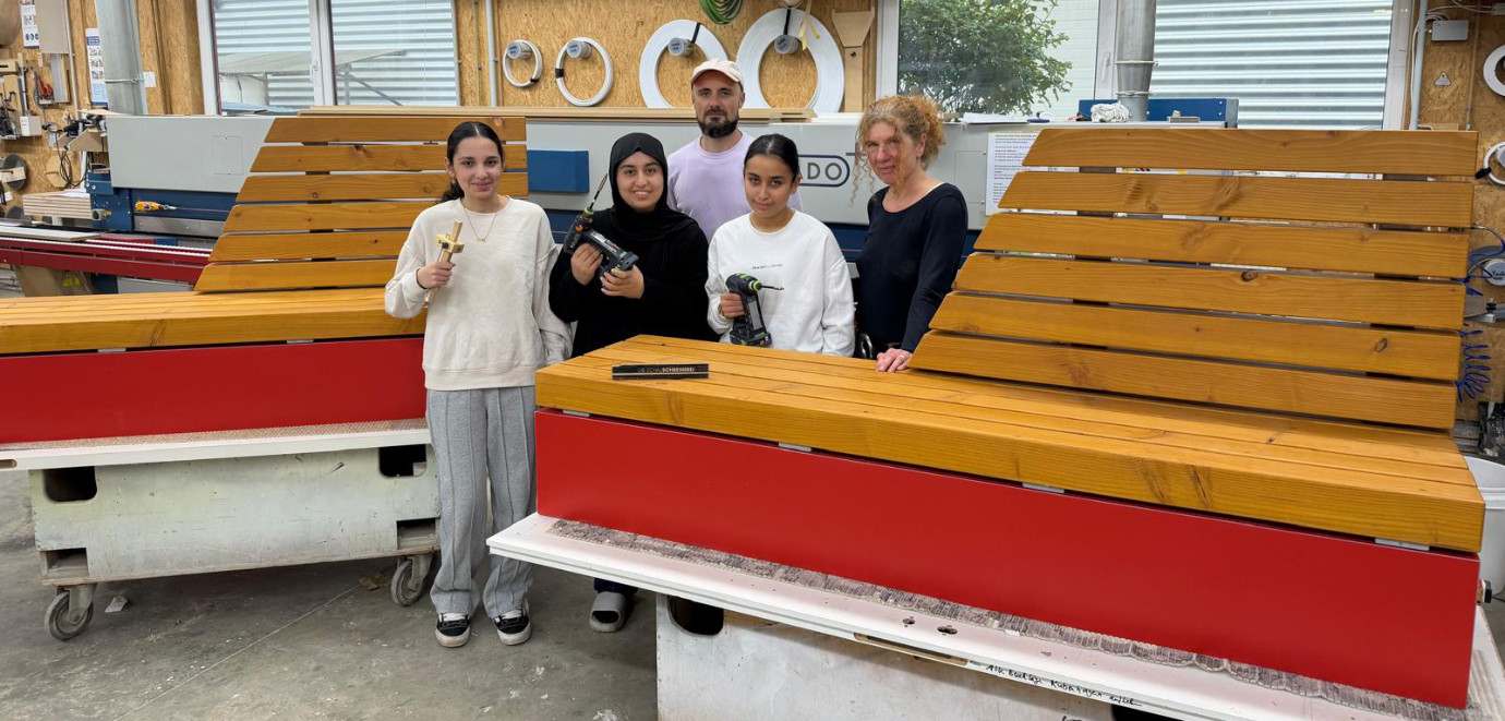 Die Mitfahrbänkle in Kirchentellinsfurt sind fertig