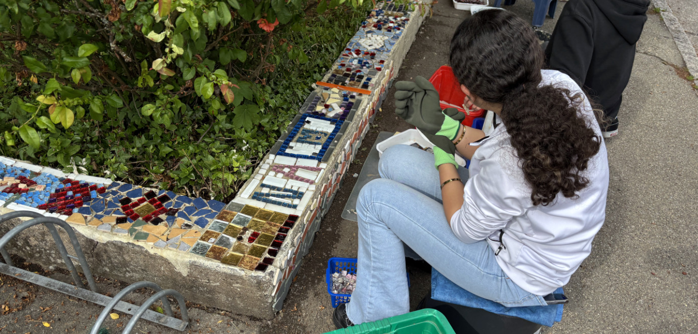 Mosaikgestaltung im Rahmen des Projekts Wohlfühloase
